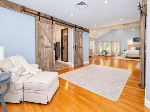 Entry Way - 84 Spring St, Wakefield, MA 01880 photo 3 of 3
