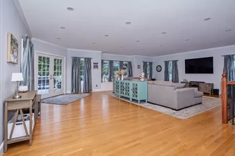 Living - 84 Spring St, Wakefield, MA 01880 photo 4 of 6