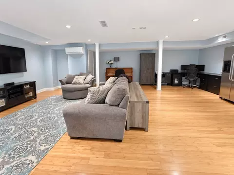 Living - 84 Spring St, Wakefield, MA 01880 photo 6 of 6