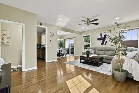 39 Frostpane Ln #39, Hopkinton, MA 01748