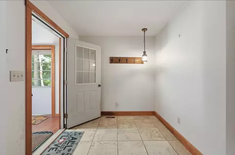 Entry Way - 488 White Rd, Warwick, MA 01378 photo 5 of 13