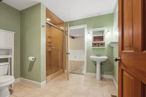 Bath - 488 White Rd, Warwick, MA 01378 photo 1 of 1