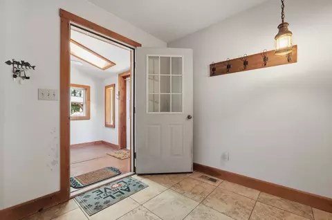 Entry Way - 488 White Rd, Warwick, MA 01378 photo 4 of 13