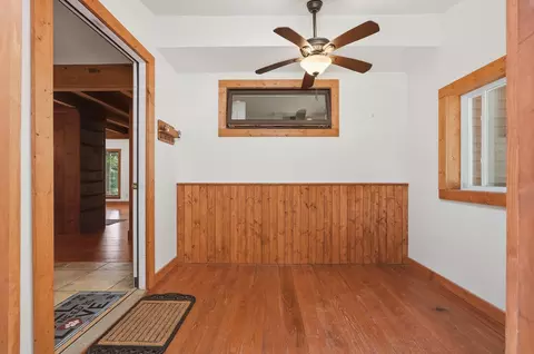 Entry Way - 488 White Rd, Warwick, MA 01378 photo 2 of 13