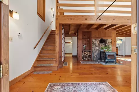 Entry Way - 488 White Rd, Warwick, MA 01378 photo 10 of 13