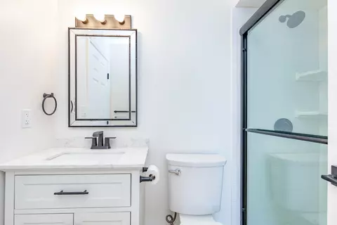 Bath - 60 Rantoul St #503N, Beverly, MA 01915 photo 1 of 3