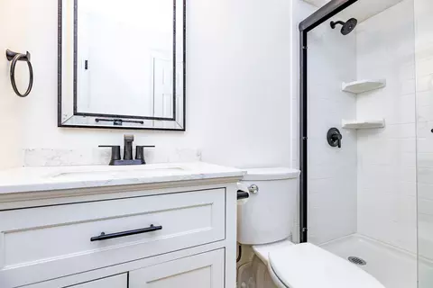 Bath - 60 Rantoul St #503N, Beverly, MA 01915 photo 2 of 3
