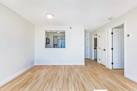 Living - 60 Rantoul St #503N, Beverly, MA 01915 photo 1 of 4