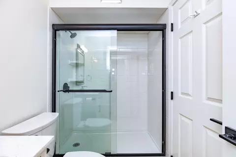 Bath - 60 Rantoul St #503N, Beverly, MA 01915 photo 3 of 3