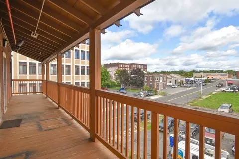 Exterior - 181-187 Chestnut St, Springfield, MA 01103 photo 4 of 5