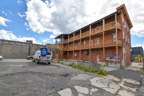 Exterior - 181-187 Chestnut St, Springfield, MA 01103 photo 3 of 5