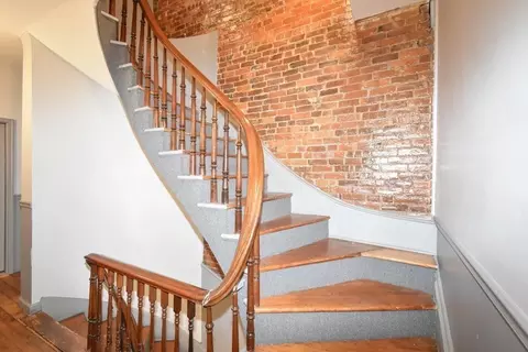 Entry Way - 181-187 Chestnut St, Springfield, MA 01103 photo 2 of 4