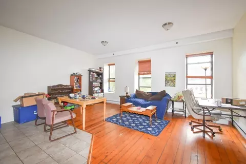 Living - 181-187 Chestnut St, Springfield, MA 01103 photo 1 of 1