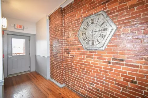 Entry Way - 181-187 Chestnut St, Springfield, MA 01103 photo 4 of 4