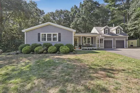 117 Hunt Rd, Chelmsford, MA 01824