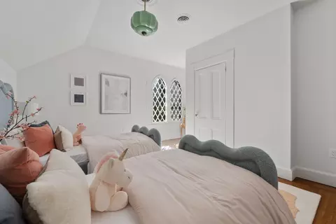 Bedroom - 92 Old River Pl, Dedham, MA 02026 photo 5 of 6
