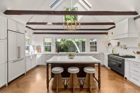 Kitchen - 92 Old River Pl, Dedham, MA 02026 photo 2 of 6