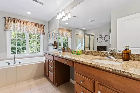 Bath - 32 Howarth Dr, Upton, MA 01568 photo 2 of 4
