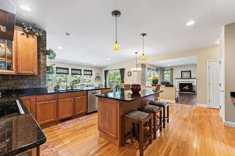 Kitchen - 32 Howarth Dr, Upton, MA 01568 photo 1 of 3
