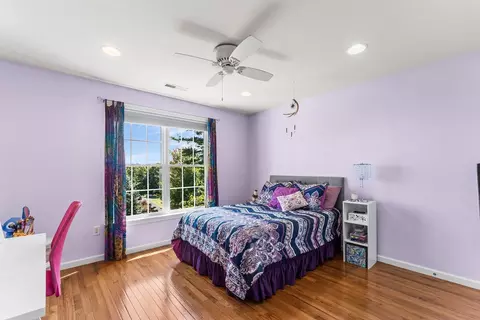 Bedroom - 32 Howarth Dr, Upton, MA 01568 photo 7 of 8