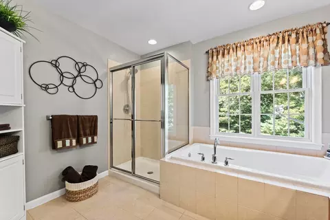 Bath - 32 Howarth Dr, Upton, MA 01568 photo 3 of 4