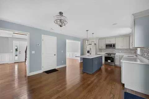 Entry Way - 40 N Ogden St, Fall River, MA 02723 photo 6 of 6
