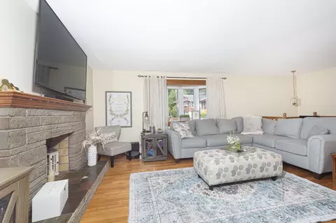 Living - 4 Carter Rd, Worcester, MA 01609 photo 8 of 10
