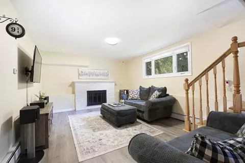 Living - 4 Carter Rd, Worcester, MA 01609 photo 6 of 10