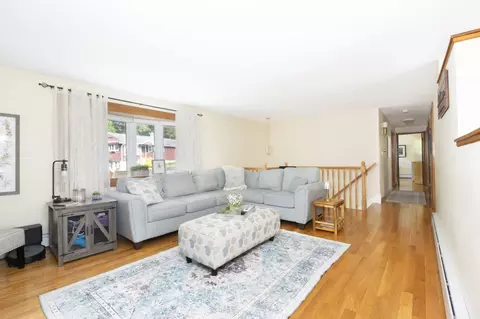 Living - 4 Carter Rd, Worcester, MA 01609 photo 9 of 10