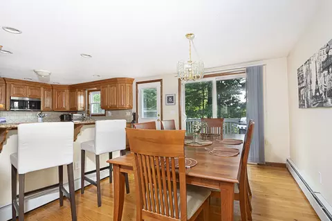 Dining - 4 Carter Rd, Worcester, MA 01609 photo 2 of 6
