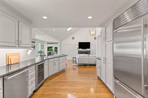 Kitchen - 6 Tower Dr, Dover, MA 02030 photo 4 of 4