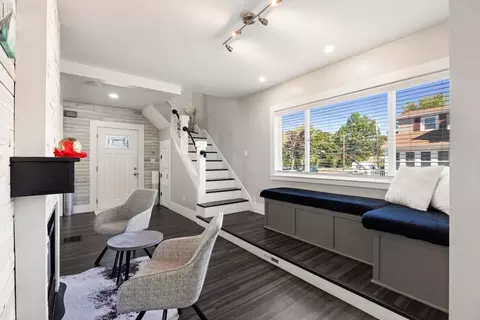 Entry Way - 108 Maple St, Lynn, MA 01904 photo 2 of 3