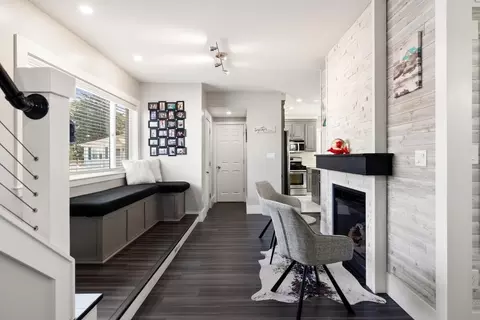 Entry Way - 108 Maple St, Lynn, MA 01904 photo 1 of 3