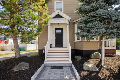 Exterior - 108 Maple St, Lynn, MA 01904 photo 2 of 11