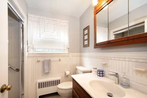 Bath - 60 Packard Dr, Braintree, MA 02184 photo 2 of 4