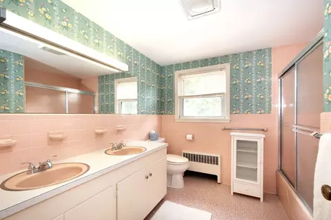 Bath - 60 Packard Dr, Braintree, MA 02184 photo 3 of 4