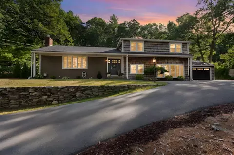 18 Oar Line Rd, Plymouth, MA 02360