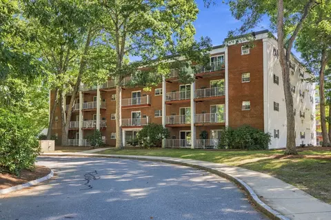55 Greentree Ln #49, Weymouth, MA 02190