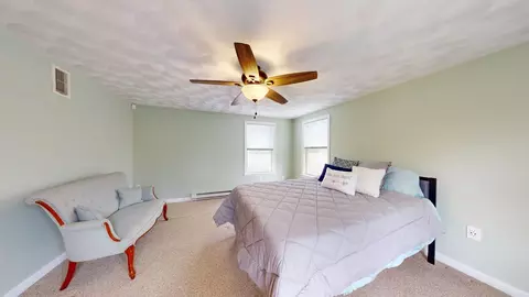 Bedroom - 620 Ledge Rd, Seekonk, MA 02771 photo 4 of 8