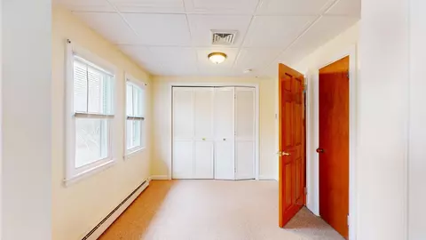 Bedroom - 620 Ledge Rd, Seekonk, MA 02771 photo 5 of 8