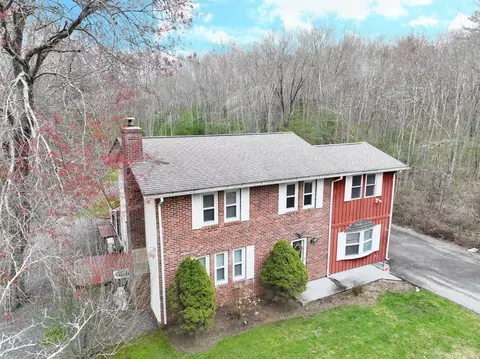 Exterior - 620 Ledge Rd, Seekonk, MA 02771 photo 7 of 7