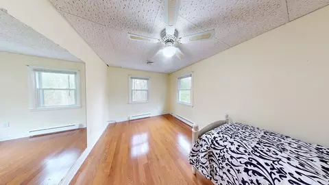 Bedroom - 620 Ledge Rd, Seekonk, MA 02771 photo 6 of 8