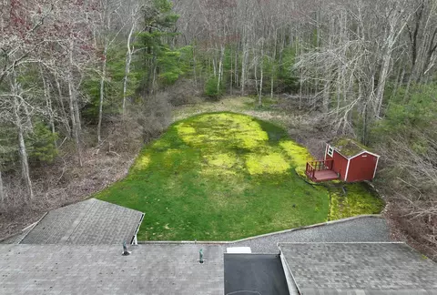 Exterior - 620 Ledge Rd, Seekonk, MA 02771 photo 2 of 7