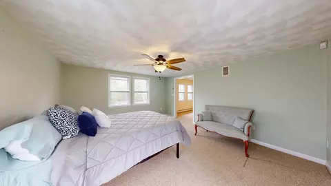 Bedroom - 620 Ledge Rd, Seekonk, MA 02771 photo 3 of 8
