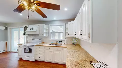 Kitchen - 620 Ledge Rd, Seekonk, MA 02771 photo 3 of 3