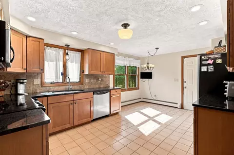Kitchen - 6 Laurel Rd, Blackstone, MA 01504 photo 1 of 3