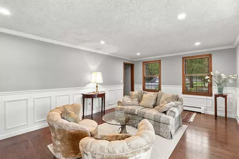 Living - 6 Laurel Rd, Blackstone, MA 01504 photo 5 of 5
