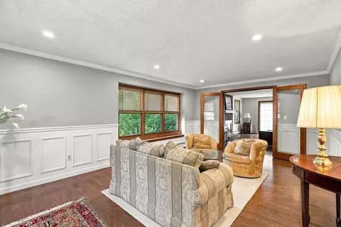 Living - 6 Laurel Rd, Blackstone, MA 01504 photo 4 of 5