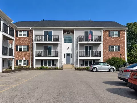 9 Chapel Hill Dr #6, Plymouth, MA 02360
