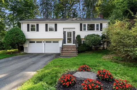 3 Bradley Rd, Andover, MA 01810